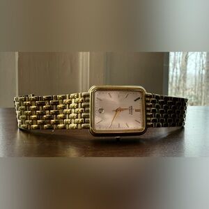 VINTAGE! Seiko 7N29-5a60 Tank Gold Tone Rectangular White Dial